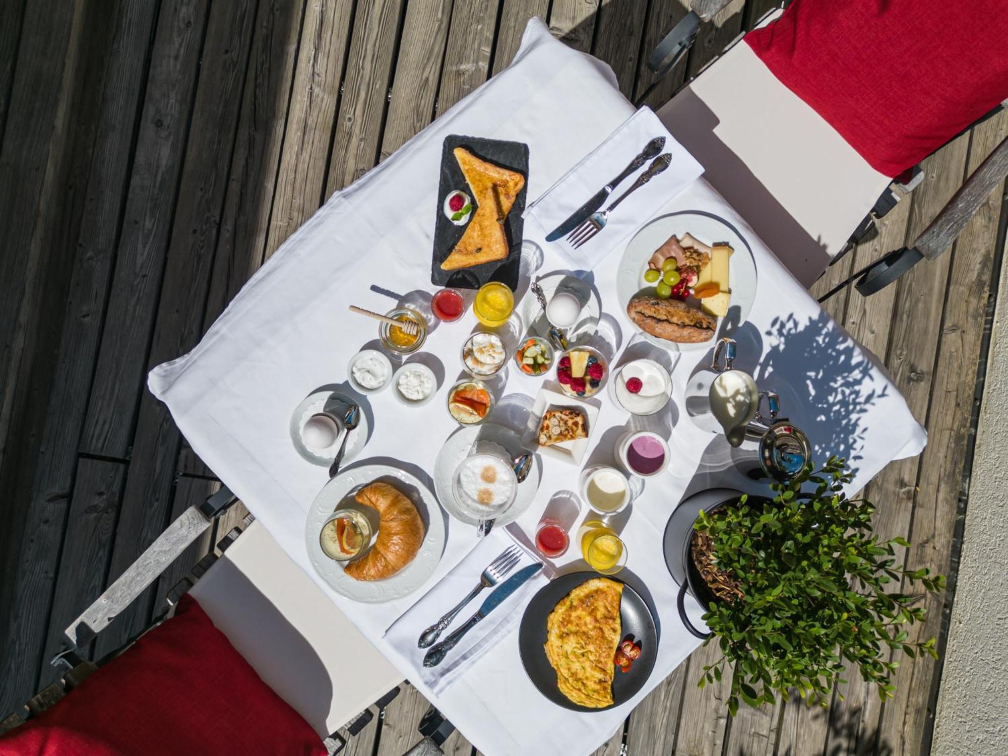 Swiss Alpine Hotel Allalin Церматт Екстер'єр фото