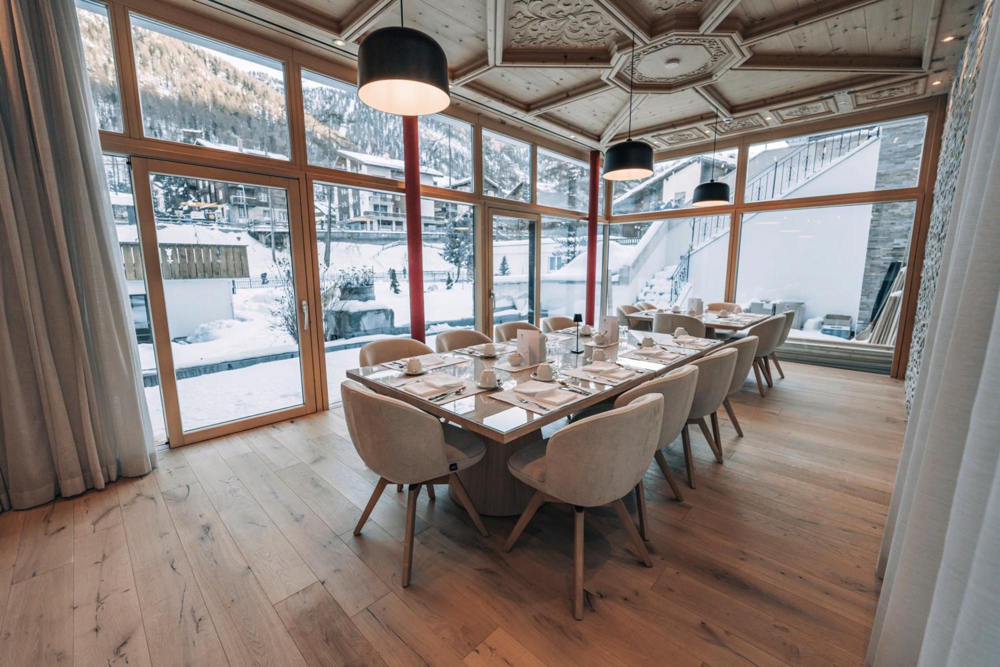 Swiss Alpine Hotel Allalin Церматт Екстер'єр фото